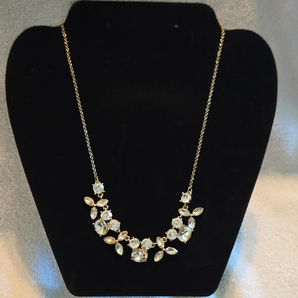 16" Elegant Gold Necklace with Crystal Accents